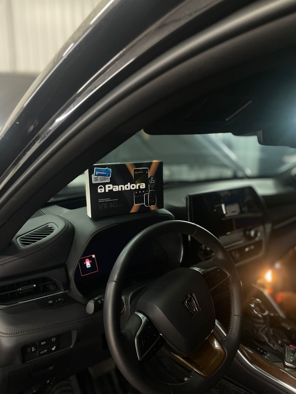 Установка сигнализации на Toyota Crown Kluger